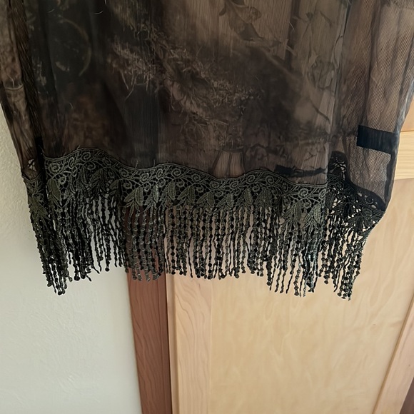 Boho sheer fringe tank top - Picture 3 of 3